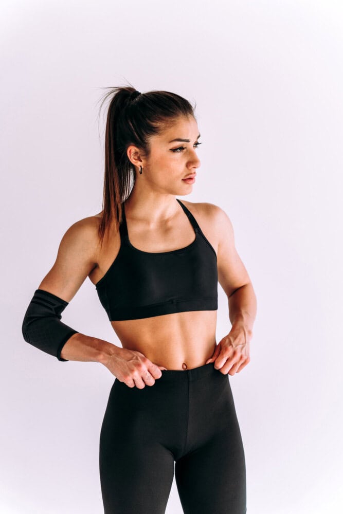 Η περιαγκωνίδα συνιστάται συχνά σε άτομα με τενοντίτιδα στον αγκώνα για σταθερότητα.