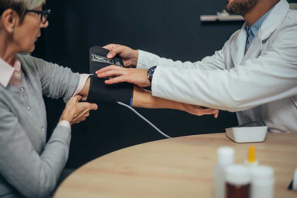 Πιεσόμετρο βραχίονα με προηγμένη τεχνολογία για αξιόπιστα αποτελέσματα