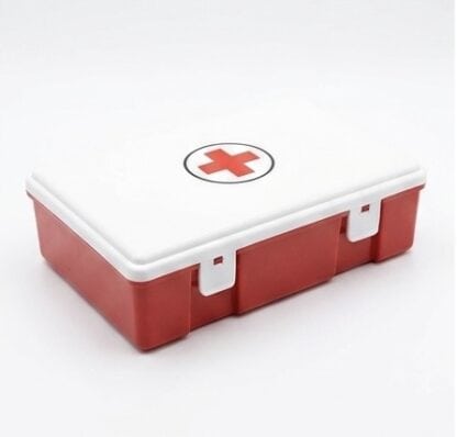First Aid Kit – Φαρμακείο για ακίνητα βραχυχρόνιας μίσθωσης (AIRBNB) – σε κουτί Α' Βοηθείες Ξενοδοχείων